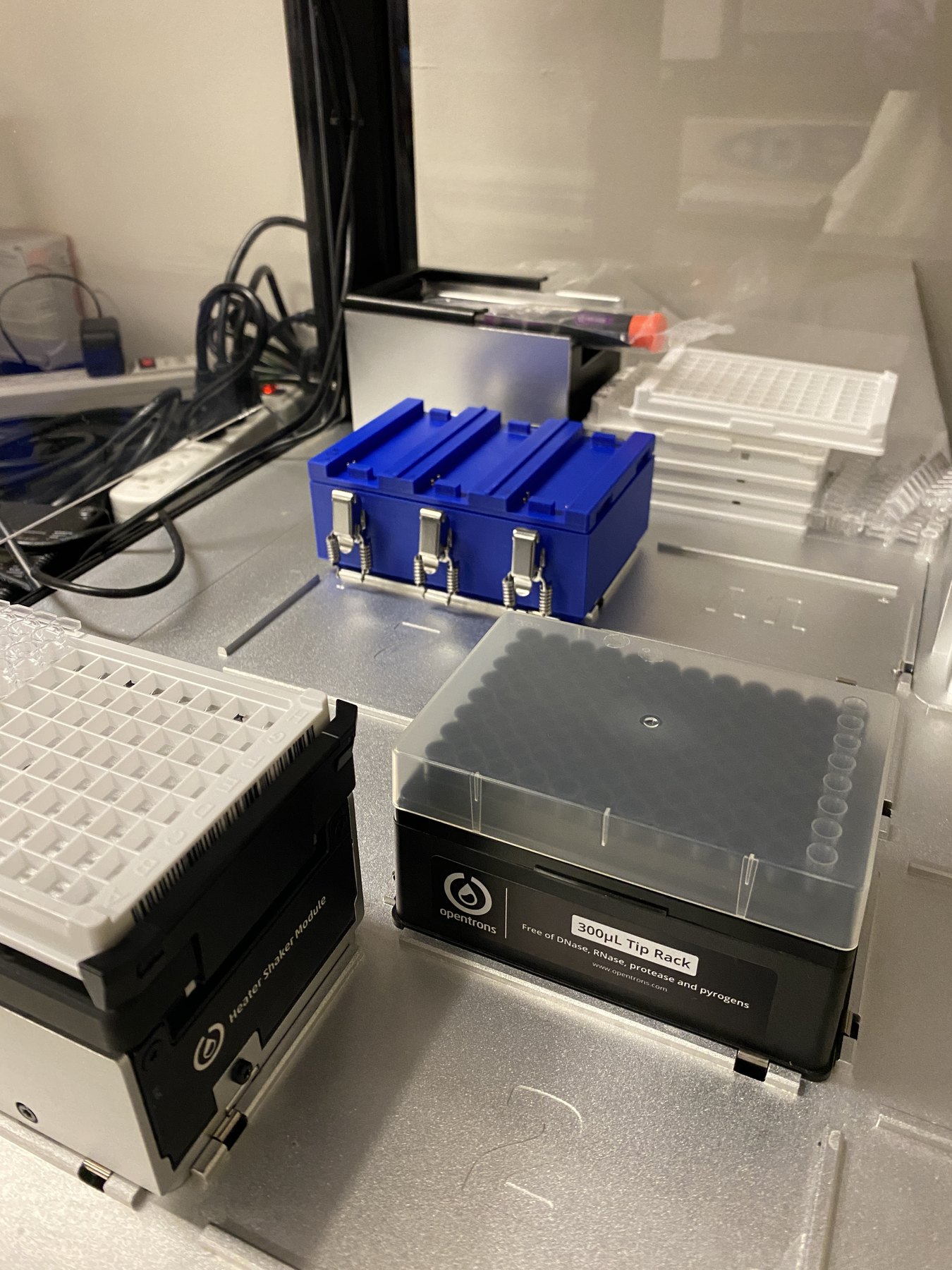 ADOpt signal-delivery module in a lab workflow
